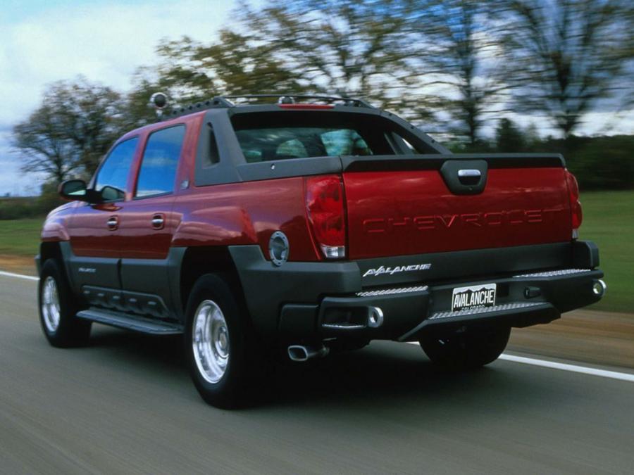  Chevrolet Avalanche Concept 2000 года  (фото 2 из 4)
